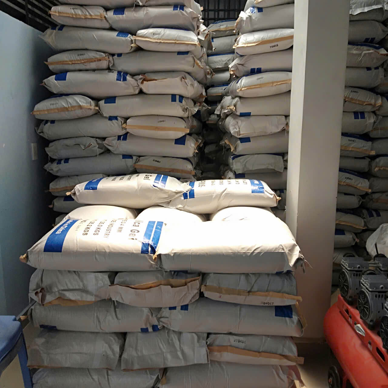 Dây treo chống ẩm Silica gel hút ẩm 0.1kg, 0.5kg, 1kg, 1.5kg