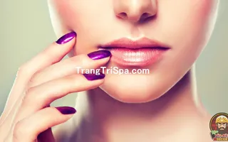 Mẫu Trang Trí Tiệm Nails Bằng Tranh Treo Tường, Dán Tường Và Dán Kính Với Màu Sắc Vô Cùng Ấn Tượng, Nổi Bật 