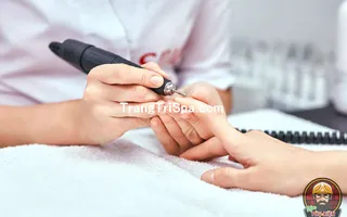 Mẫu Trang Trí Tiệm Nails Bằng Tranh Treo Tường, Dán Tường Và Dán Kính Với Màu Sắc Vô Cùng Ấn Tượng, Nổi Bật 
