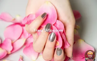Mẫu Trang Trí Tiệm Nails Bằng Tranh Treo Tường, Dán Tường Và Dán Kính Với Màu Sắc Vô Cùng Ấn Tượng, Nổi Bật 