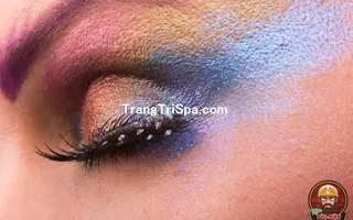 Tổng Hợp Tranh Tiệm Nối Mi - Phun Xăm Chân Mày Bằng Tranh Treo Tường, Dán Tường Và Dán Kính Phong Cách Đương Đại 