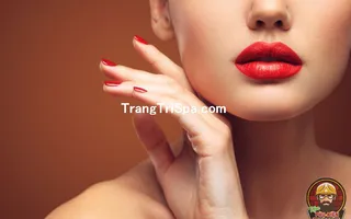 Tổng Hợp Tranh Trang Trí Tiệm Phun - Xăm Môi Thẩm Mỹ Bằng Tranh Treo Tường, Dán Tường Và Dán Kính Thu Hút Thực Khách