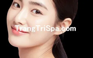 Mẫu Trang Trí Tiệm Trang Điểm Makeup Bằng Tranh Treo Tường, Dán Tường Và Dán Kính Hot Trend Nhất Hiện Nay 