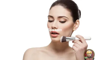 Mẫu Trang Trí Tiệm Trang Điểm Makeup Bằng Tranh Treo Tường, Dán Tường Và Dán Kính Hot Trend Nhất Hiện Nay 