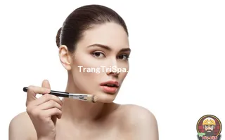Mẫu Trang Trí Tiệm Trang Điểm Makeup Bằng Tranh Treo Tường, Dán Tường Và Dán Kính Hot Trend Nhất Hiện Nay 