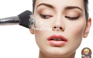 Mẫu Trang Trí Tiệm Trang Điểm Makeup Bằng Tranh Treo Tường, Dán Tường Và Dán Kính Hot Trend Nhất Hiện Nay 