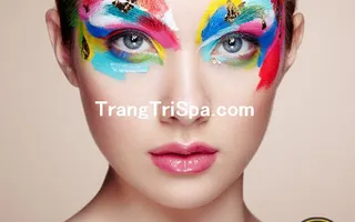 Mẫu Trang Trí Tiệm Trang Điểm Makeup Bằng Tranh Treo Tường, Dán Tường Và Dán Kính Hot Trend Nhất Hiện Nay 