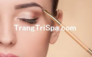 Mẫu Trang Trí Tiệm Trang Điểm Makeup Bằng Tranh Treo Tường, Dán Tường Và Dán Kính Hot Trend Nhất Hiện Nay 