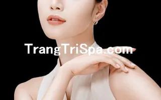 Mẫu Trang Trí Tiệm Trang Điểm Makeup Bằng Tranh Treo Tường, Dán Tường Và Dán Kính Hot Trend Nhất Hiện Nay 