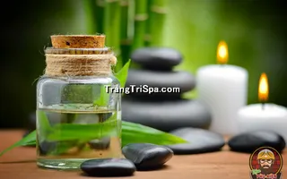Tranh Dán Tường Spa Kết Hợp Với Nến Mang Đến Không Gian Nổi Bật Và Lung Linh