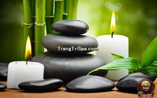 Tranh Dán Tường Spa Kết Hợp Với Nến Mang Đến Không Gian Nổi Bật Và Lung Linh