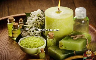 Tranh Dán Tường Spa Kết Hợp Với Nến Mang Đến Không Gian Nổi Bật Và Lung Linh