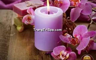 Tranh Dán Tường Spa Kết Hợp Với Nến Mang Đến Không Gian Nổi Bật Và Lung Linh