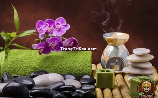 Tranh Dán Tường Spa Kết Hợp Với Nến Mang Đến Không Gian Nổi Bật Và Lung Linh