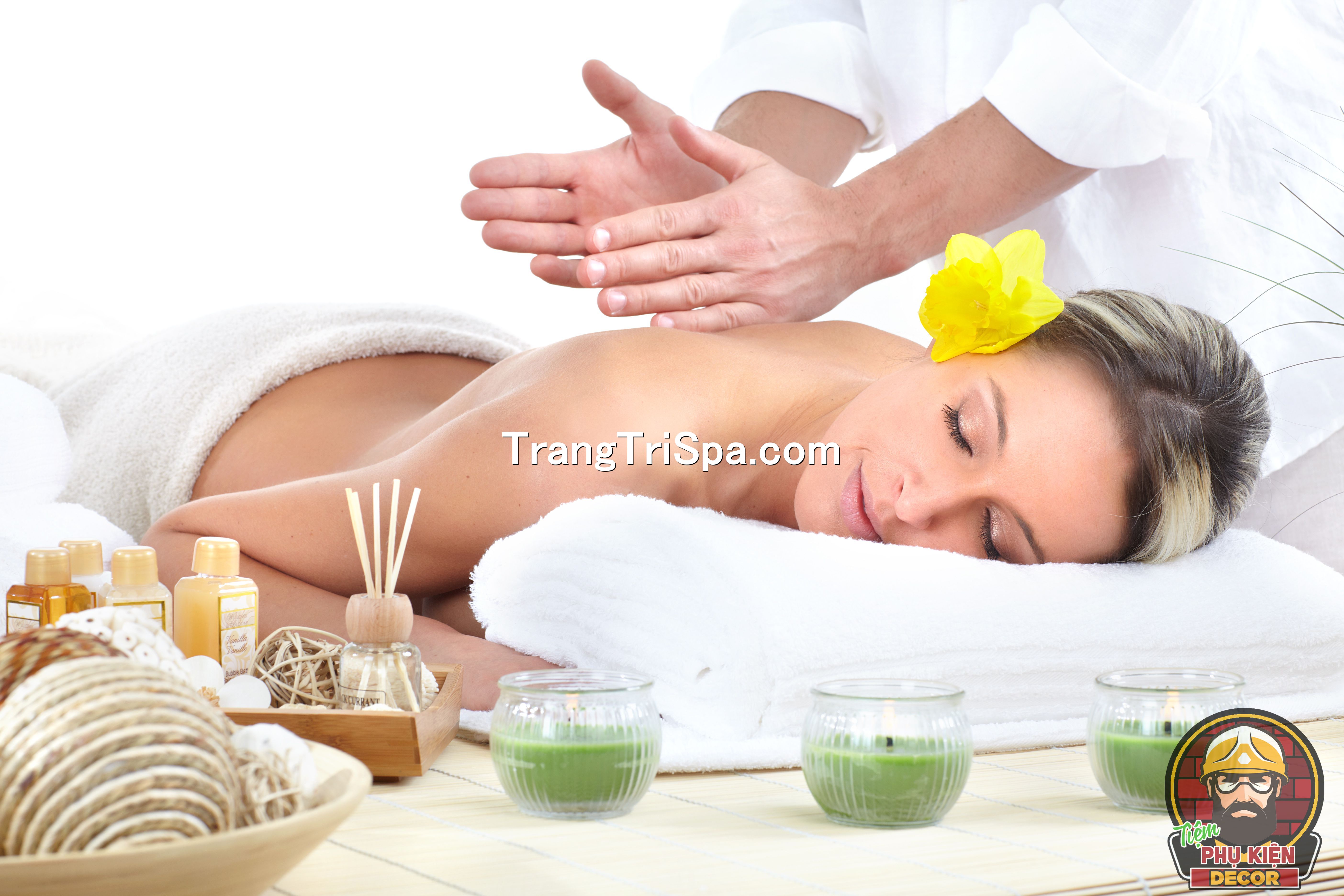 Tranh dán tường 3D massage các cô gái sinh động và bắt mắt  Tranh dán tường 3D massage các cô gái sinh động và bắt mắt