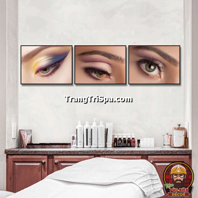 Sử dụng tranh treo tiệm nối mi phong cách tân cổ điển toát lên vẻ đẹp sang trọng Sử dụng tranh treo tiệm nối mi phong cách tân cổ điển toát lên vẻ đẹp sang trọng