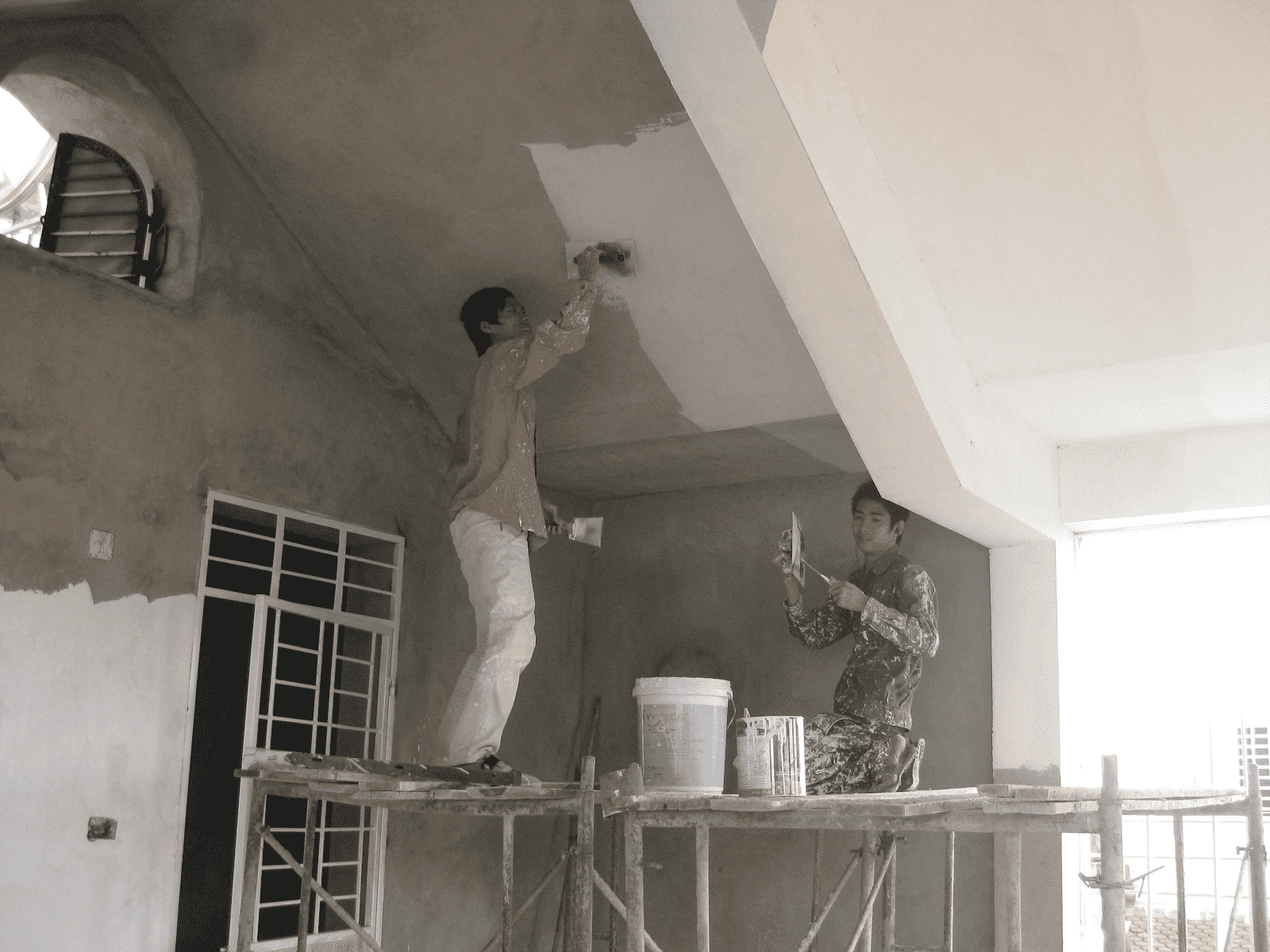 Giá thi công sơn nước trong nhà Giá thi công sơn nước trong nhà