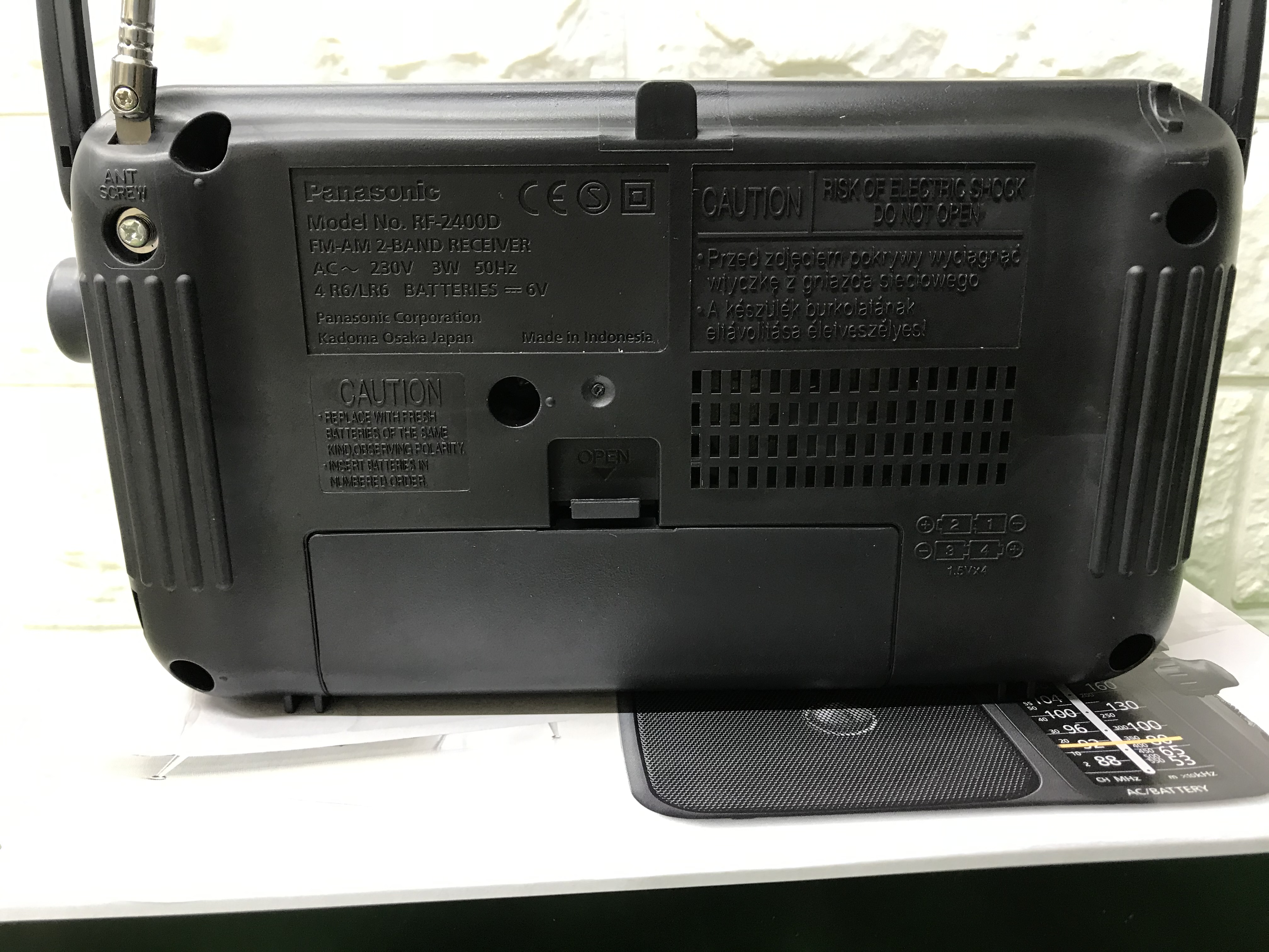 Radio Panasonic RF-2400D chính hãng giá tốt