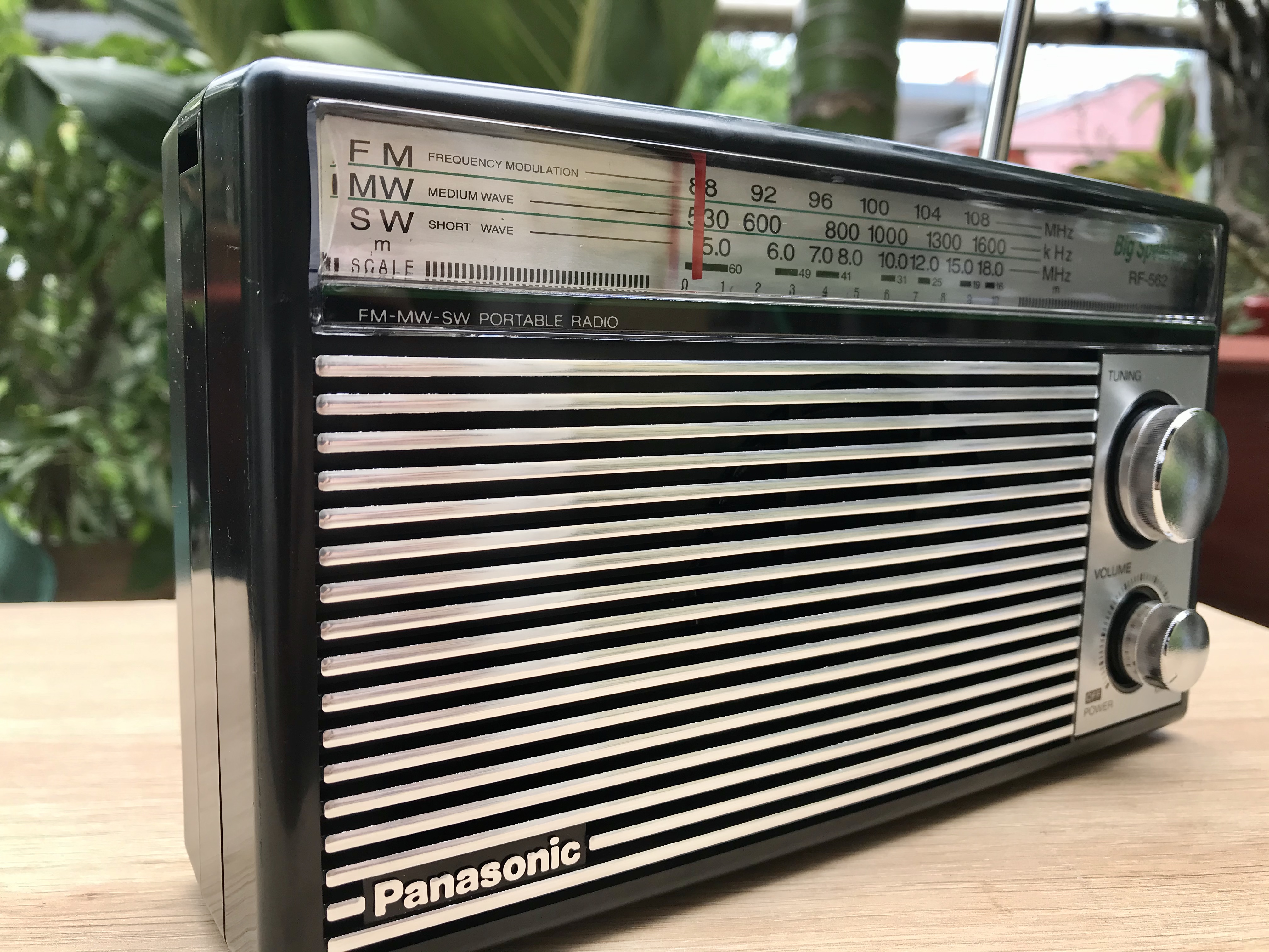 Radio Panasonic RF-562DD chính hãng, giá tốt