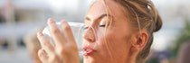 Uống nước mỗi ngày 2 lít với nước lọc Nano Nature và bình nước Tupperware