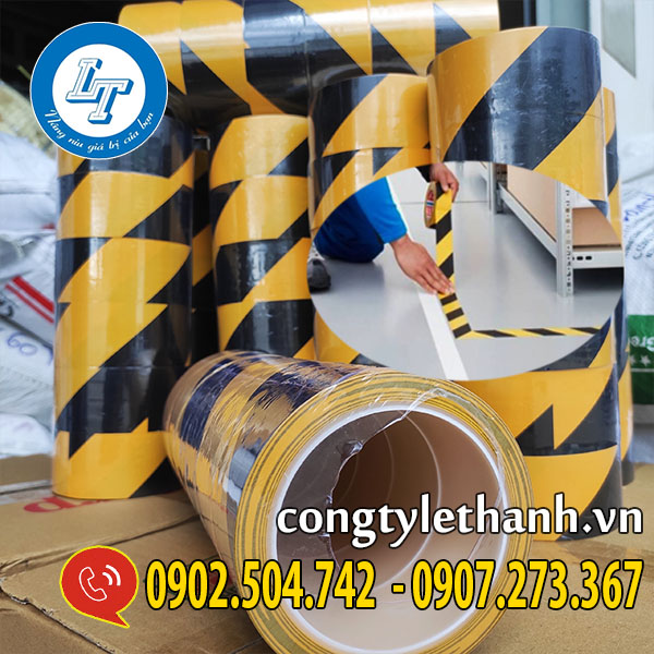 Băng keo dán nền nhiều màu, độ bền tốt giá sỉ lẻ Băng keo dán nền màu đen sọc vàng