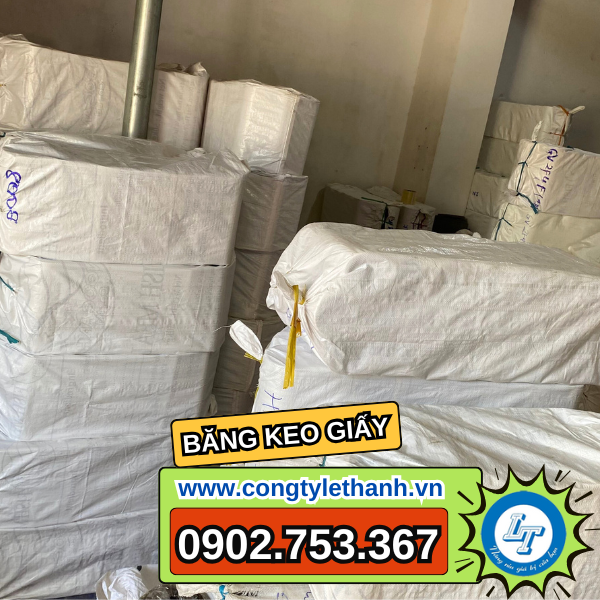 Băng keo giấy đóng vào bao tại kho Băng keo giấy đóng vào bao tại kho