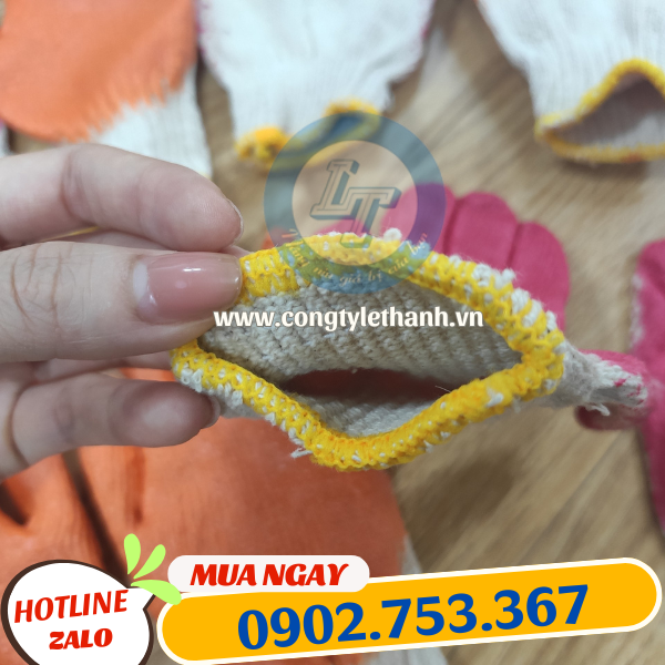 Găng tay len nhúng nhựa có thun bo cổ tay chắc chắn Găng tay len nhúng nhựa có thun bo cổ tay chắc chắn