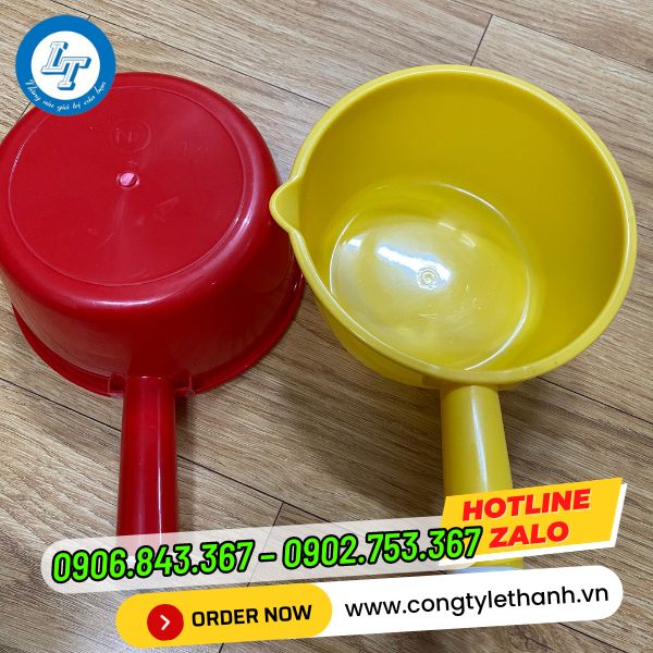 MUA SỈ GÁO MÚC NƯỚC NHỰA GIÁ RẺ TPHCM gáo nhựa múc nước