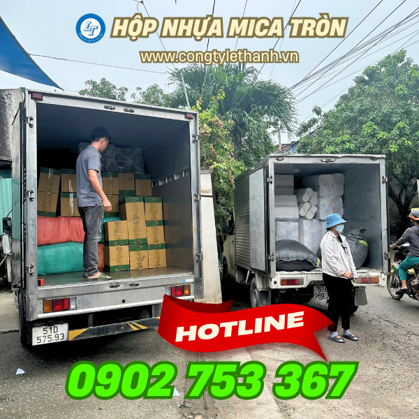 Xe tải giao hàng của công ty Lê Thanh Xe tải giao hàng của công ty Lê Thanh