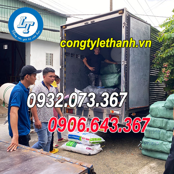 GIÁ 1 THÙNG KHẨU TRANG KF94 MÀU XANH 300 CÁI GIÁ 1 THÙNG KHẨU TRANG KF94 MÀU XANH 300 CÁI