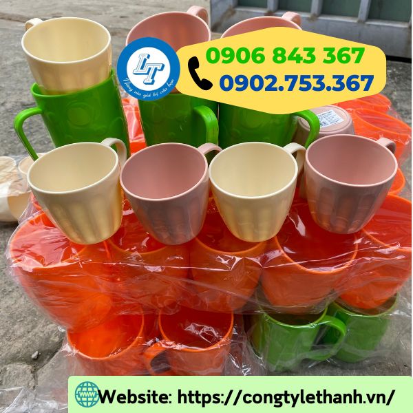 NGUỒN LẤY SỈ LY NHỰA, CỐC NHỰA CỨNG CHO NHÀ PHÂN PHỐI ly nhựa có quai