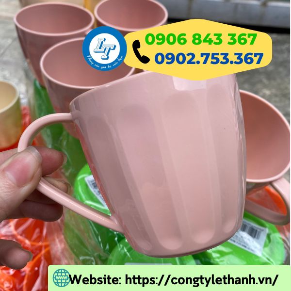 NGUỒN LẤY SỈ LY NHỰA, CỐC NHỰA CỨNG CHO NHÀ PHÂN PHỐI cốc nhựa có quai