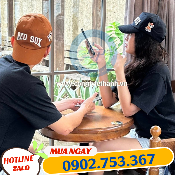 Nón kết đội đi dạo phố Nón kết đội đi dạo phố