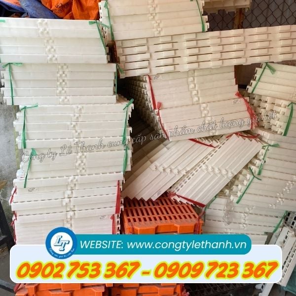 Tấm nhựa lót sàn sẵn ngay kho Tấm nhựa lót sàn sẵn ngay kho
