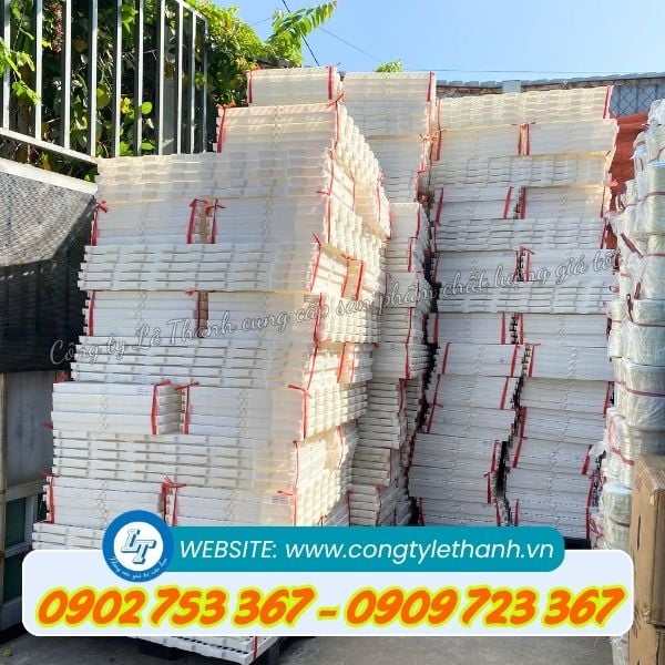 Tấm nhựa lót sàn số lượng lớn Tấm nhựa lót sàn số lượng lớn