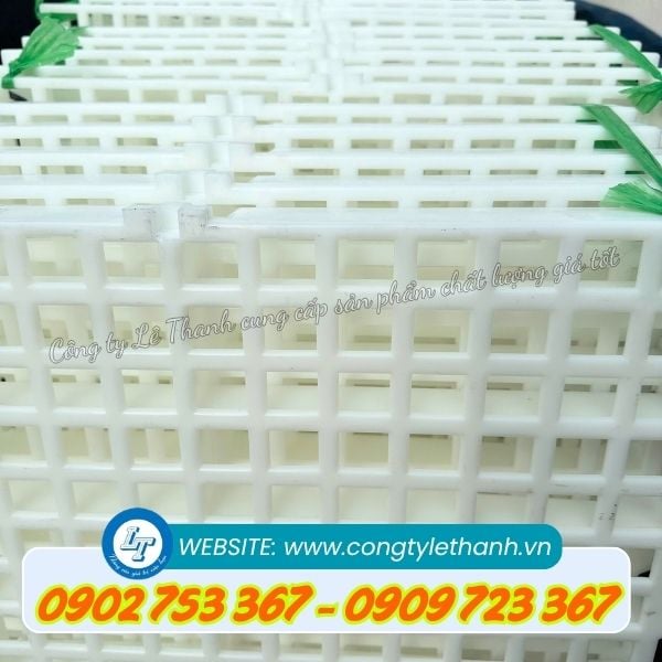 Tấm nhựa lót sàn vuông Tấm nhựa lót sàn vuông