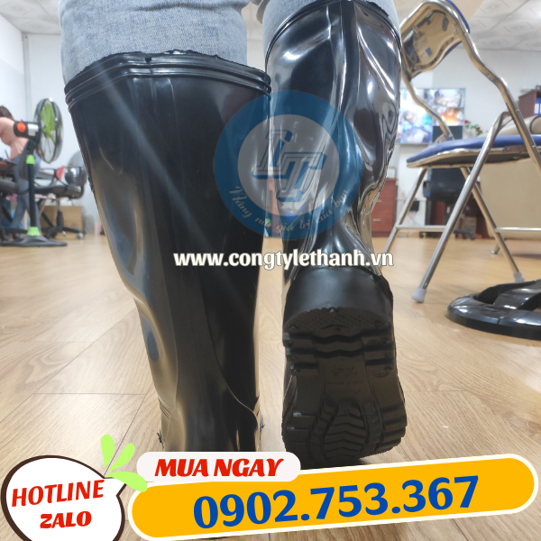 Ủng Vitas đi vừa chân, di chuyển dễ dàng Ủng Vitas đi vừa chân, di chuyển dễ dàng