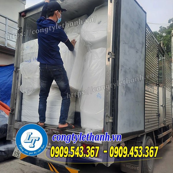 Xốp nổ, xốp hơi bọc hàng tiện lợi giá rẻ TPHCM Xe giao hàng xốp hơi, xốp nổ