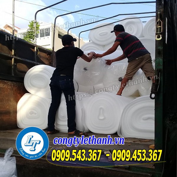 Xốp nổ, xốp hơi bọc hàng tiện lợi giá rẻ TPHCM Xe giao hàng xốp hơi, xốp nổ