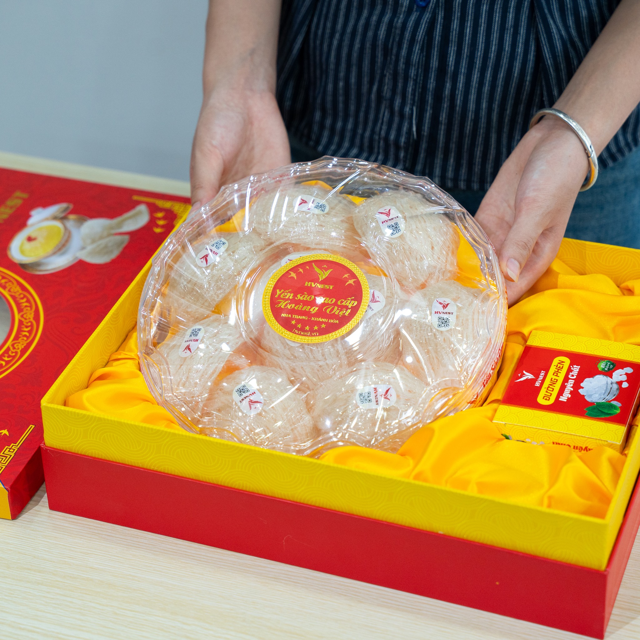 hộp yến sào cao cấp hộp yến sào cao cấp