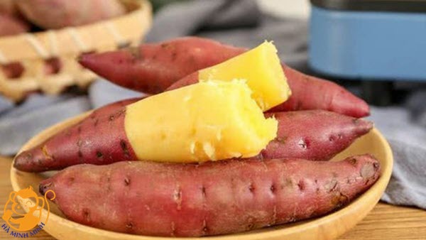 mới mổ ăn khoai lang được không