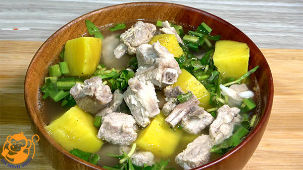 mới mổ ăn khoai lang được không