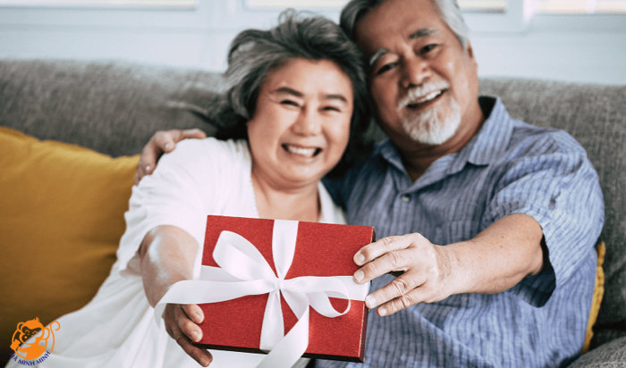 Mua quà tết cho bố mẹ Mua quà tết cho bố mẹ
