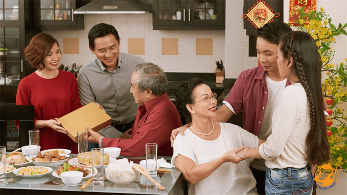 Mua quà tết cho gia đình Mua quà tết cho gia đình