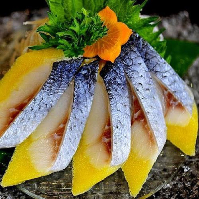 Sashimi Cá Trích Ép Trứng: Tinh Hoa Ẩm Thực Nhật Bản