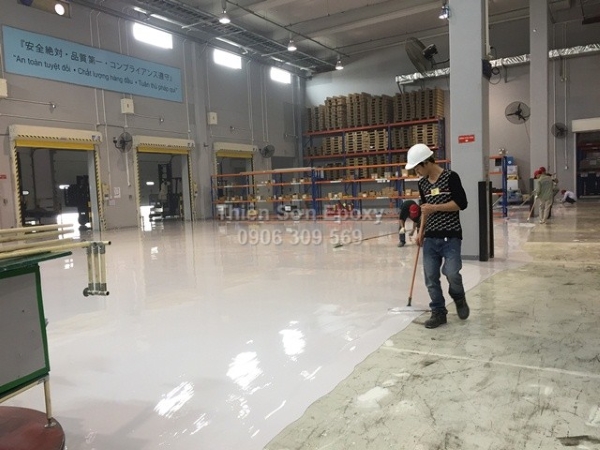 sơn epoxy tự san phẳng có định mức 1 lít/m2 cho chiều dày 1mm. sơn epoxy tự san phẳng có định mức 1 lít/m2 cho chiều dày 1mm.