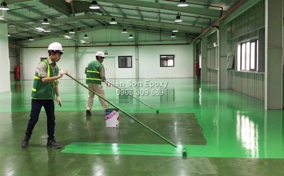 Sàn nhà xưởng sử dụng sơn epoxy tự san phẳng