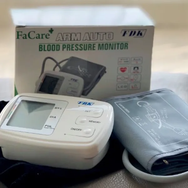 Máy đo huyết áp tại nhà FaCare FT-C12B