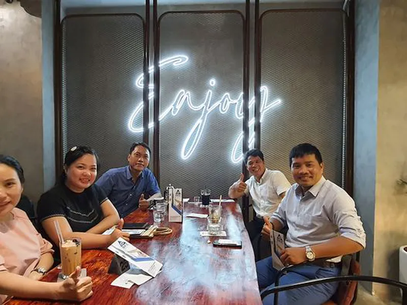 CAFE HÀNG TUẤN VỚI CÁC CEO