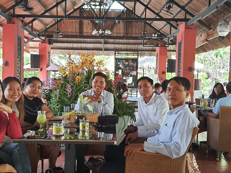 HOẠT ĐỘNG CÀ PHÊ KẾT NỐI 1:1 VỚI CÁC CEO